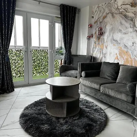 Two Bed Apartment With Balcony Slough,Windsor,Legoland Exterior photo