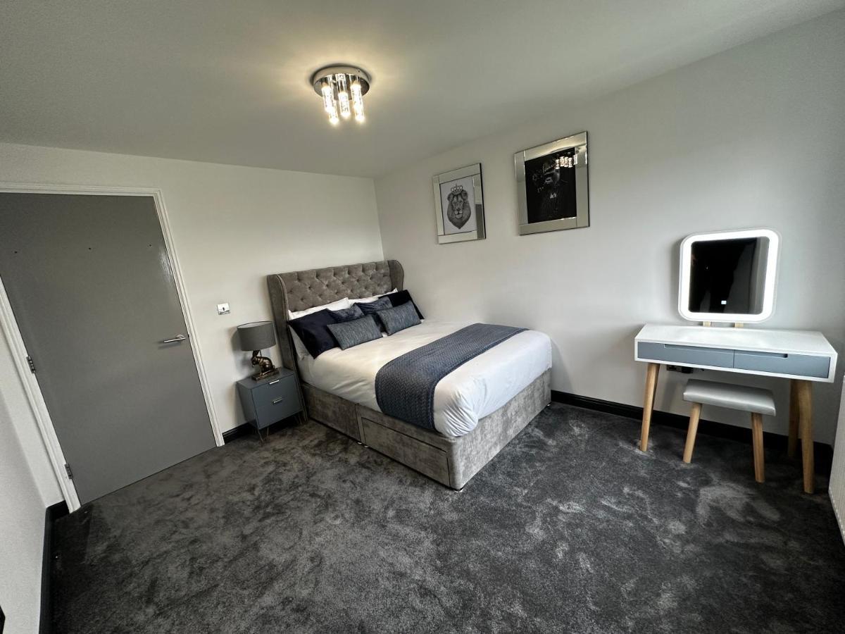 Two Bed With Balcony Slough,windsor,legoland * Slough
