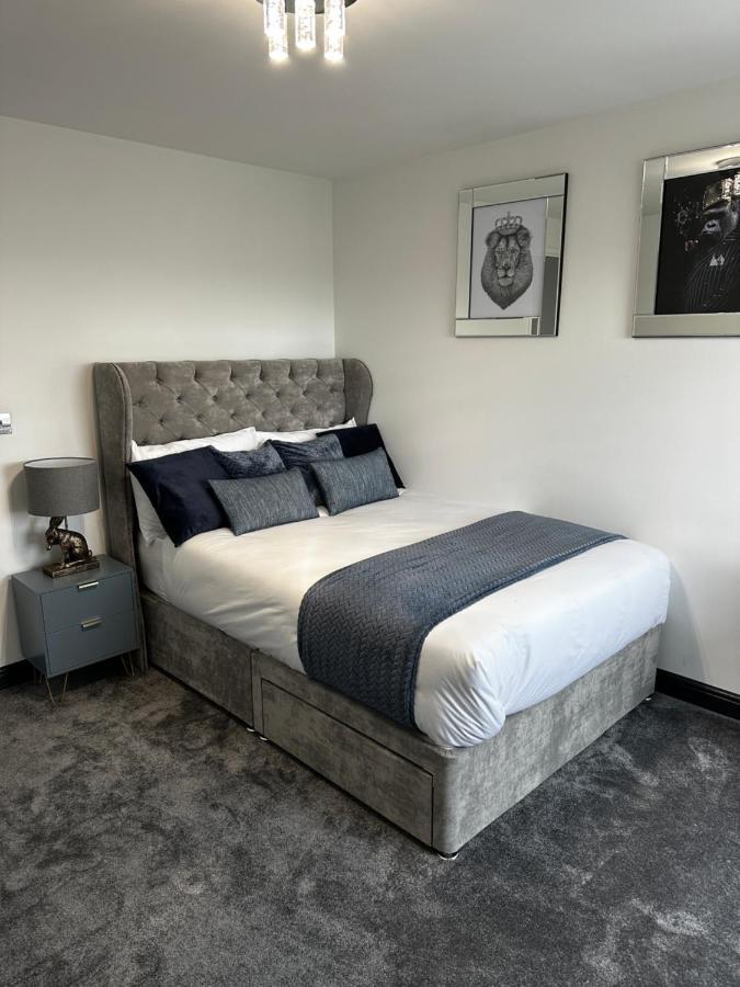 Two Bed With Balcony Slough,windsor,legoland *