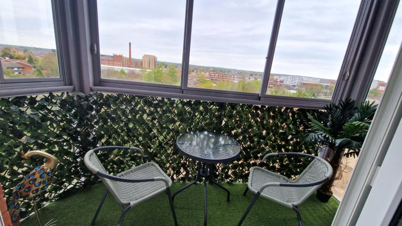 Two Bed With Balcony Slough,windsor,legoland Apartment Slough